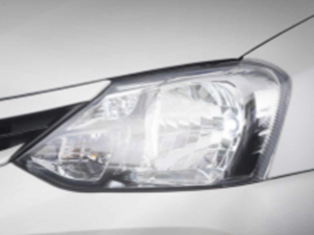 Kit de Lâmpadas de Luz Branca para Faróis e Lanternas Etios Sedã X  - Mirai Peças Toyota
