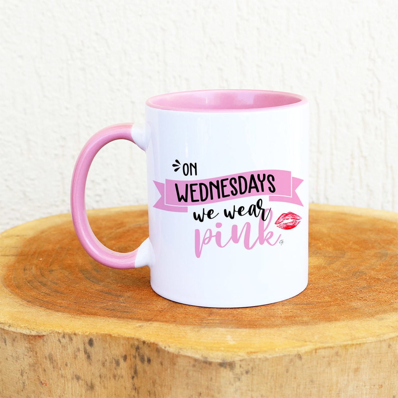 Caneca On Wednesdays We Wear Pink