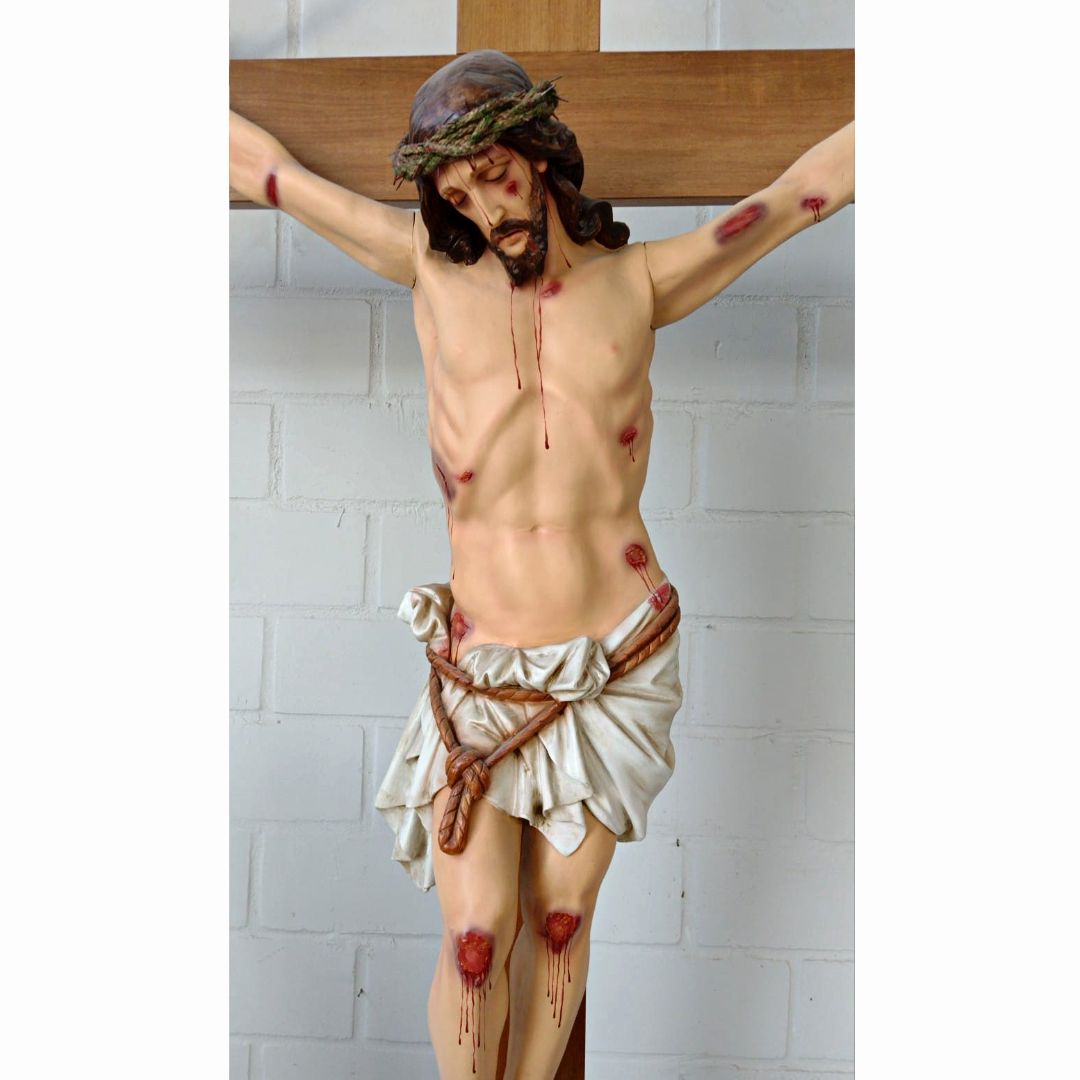 Crucifixo 300cm | Corpo, Resina: 160cm | Cruz, madeira: 300cm