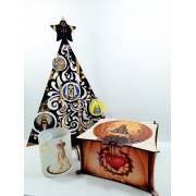 Kit Arvore de Natal A3 MDF Nossas Senhoras + Caixa presente + Caneca