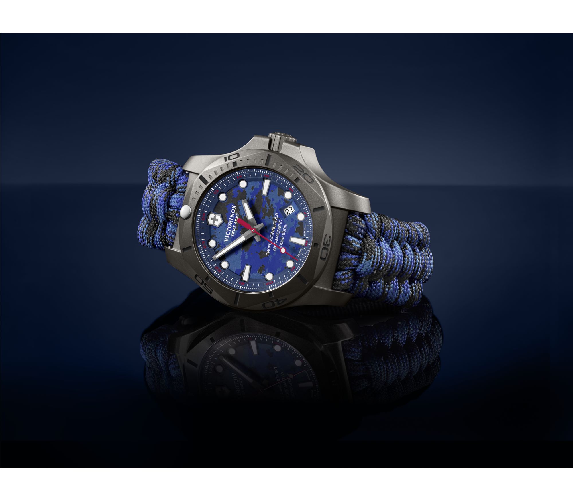 Relógio Victorinox Masculino Azul - Professional Diver Titanium - 241813