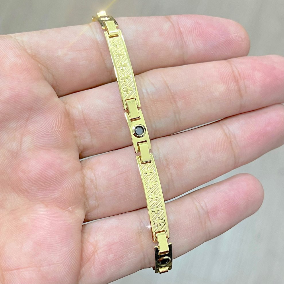 Bracelete Cruz Pedra Preta 5mm (Banho Ouro 24k)
