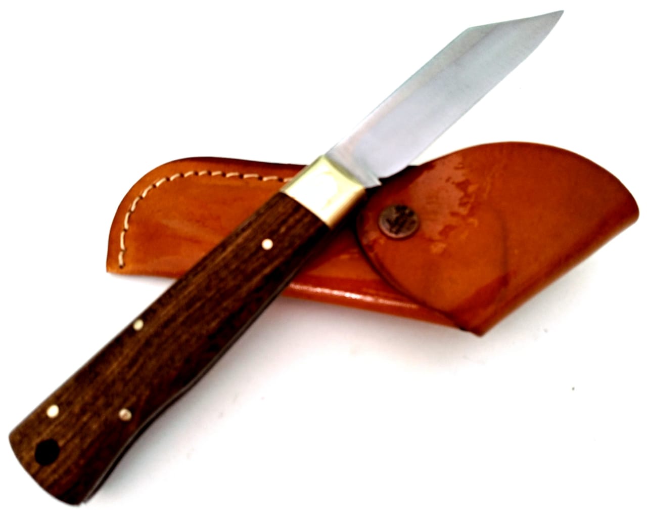Canivete artesanal esportivo tradicional em aço carbono