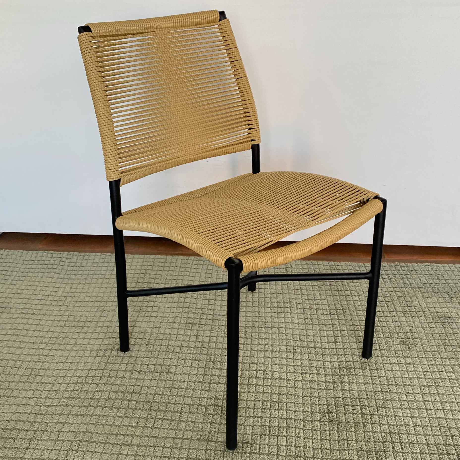 Mesa redonda 1,20 com 4 cadeiras em alumínio e corda sintética Artdesign378