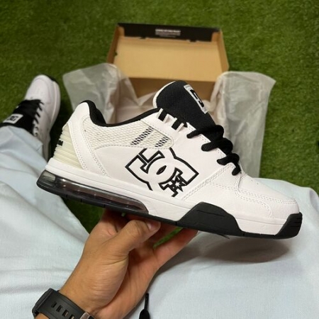 Tênis dc shoes  versatile white/black