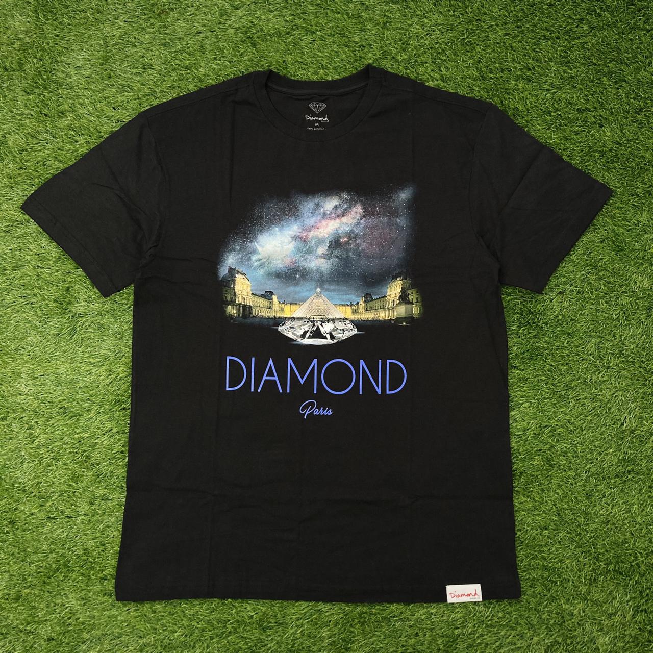 Camiseta diamond louvre piramid black (A004)