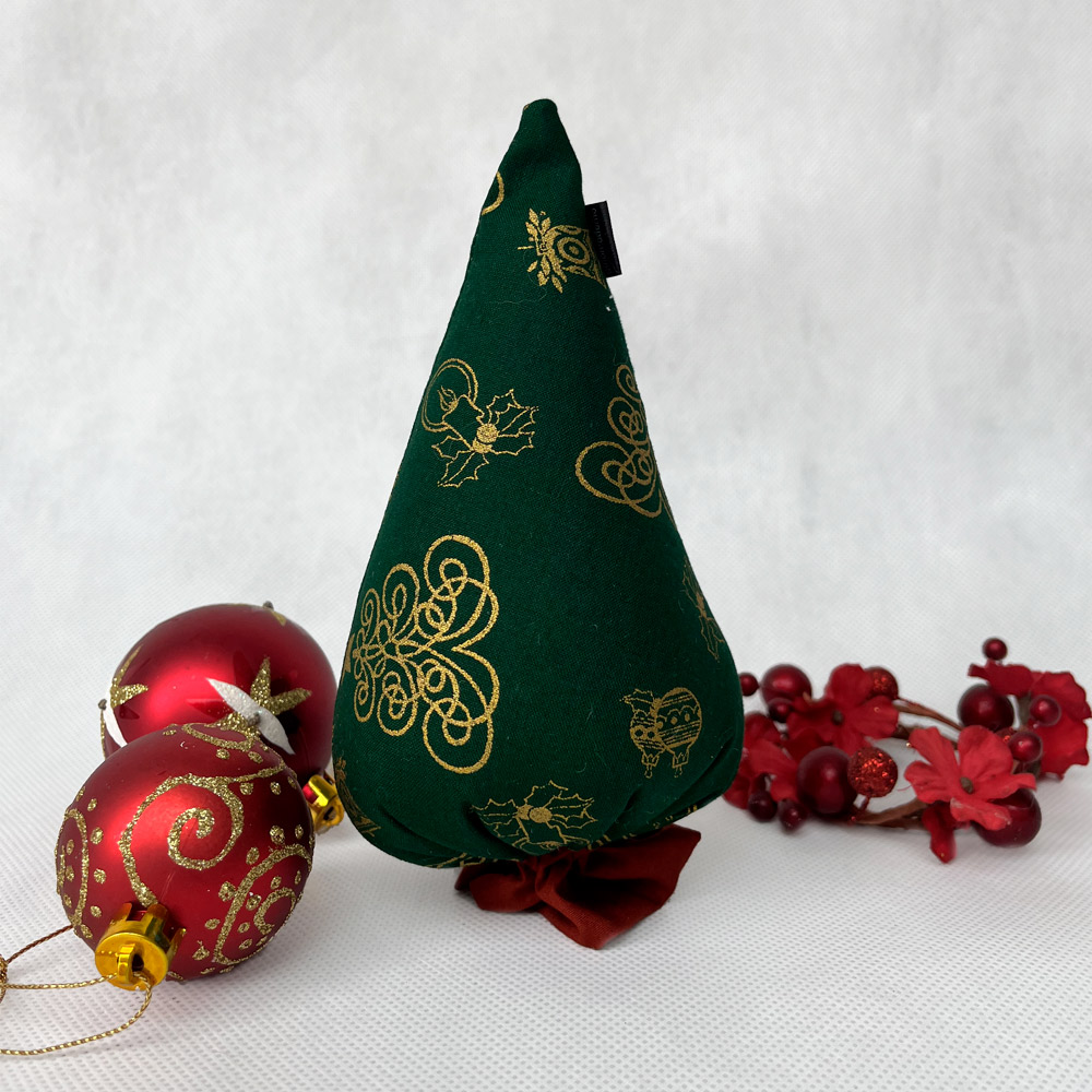 Árvore de Natal em tecido com catnip