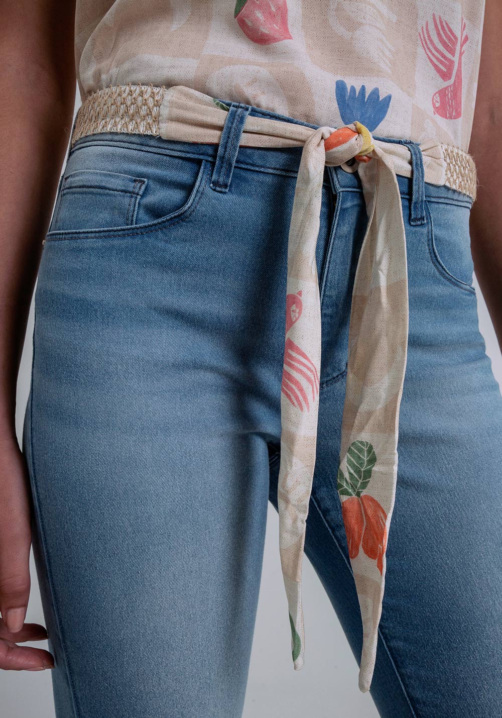 Calça Jeans Skinny Bali Com Cinto Lez a Lez
