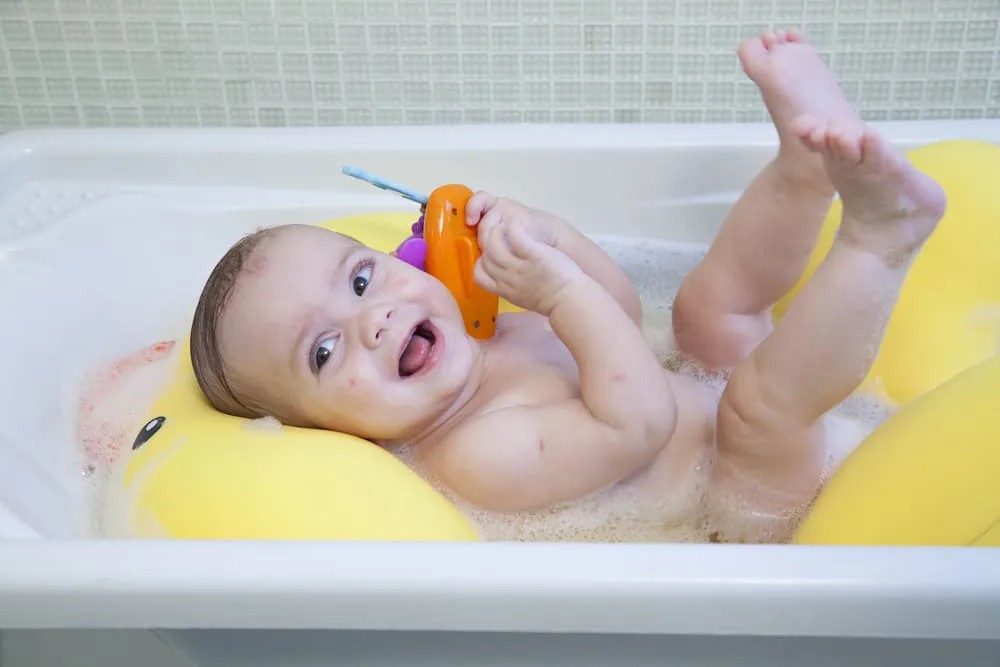 Almofada De Banho Fit Para Banho Do Bebê Baby Pil Patinho  - Encanto Baby