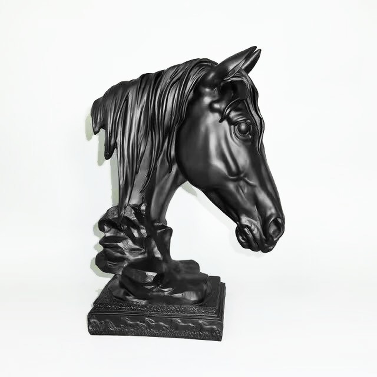 Escultura O Cavalo Preto