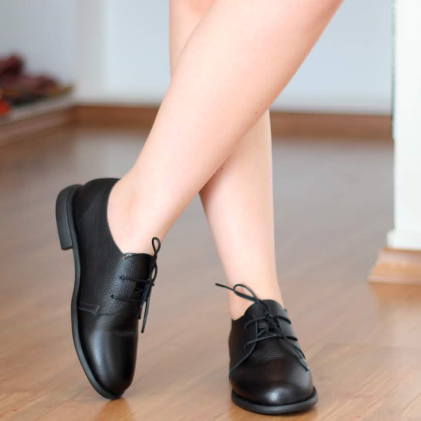 Sapato Feminino Solado Rasteiro Cano Curto Em Couro Legítimo Preto