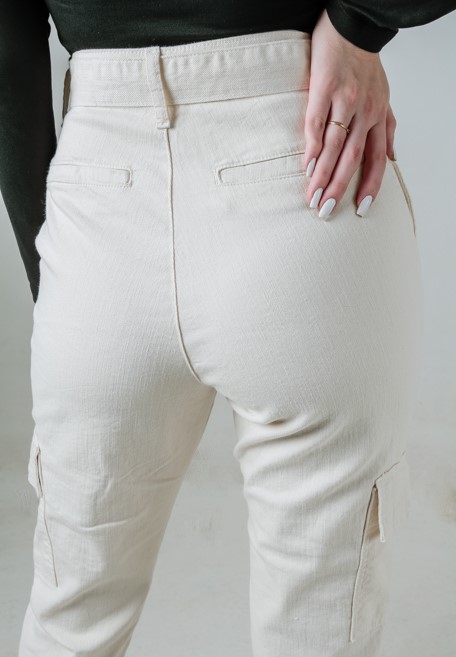 Calça Slouchy Cargo Off White Com Cinto  Visual Jeans - Choque Concept
