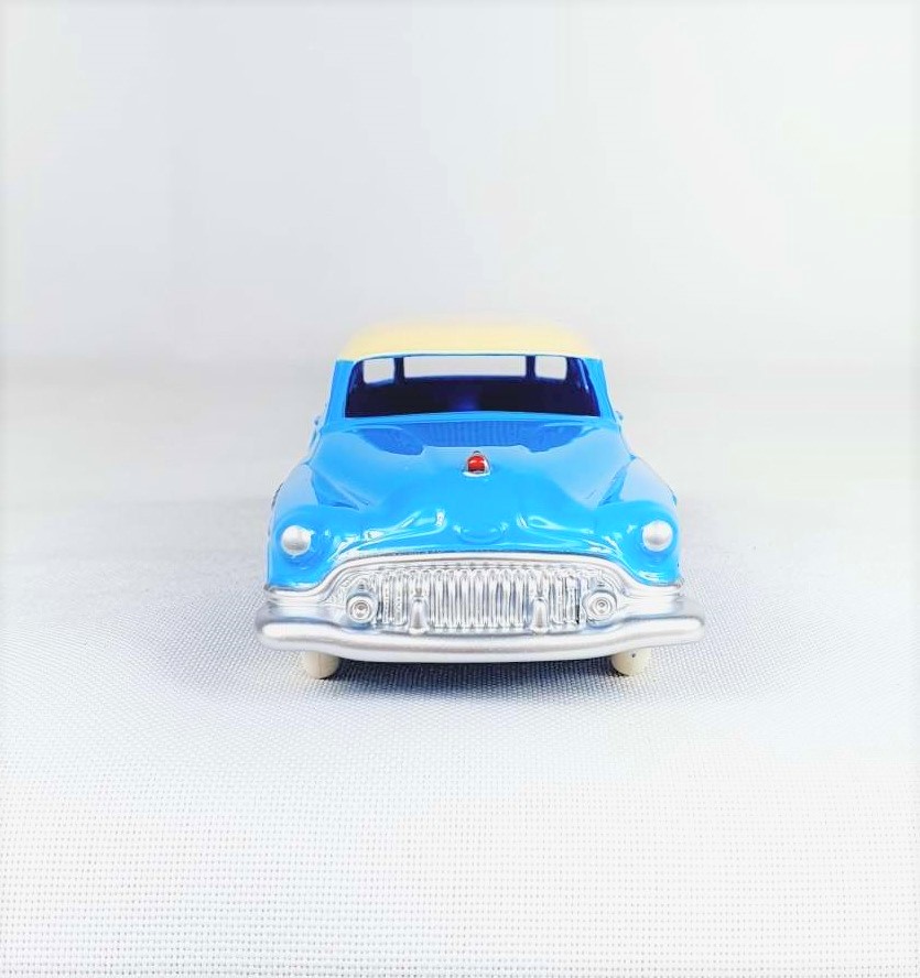 Miniatura Buick Roadmaster 1/43 Dinky Toys