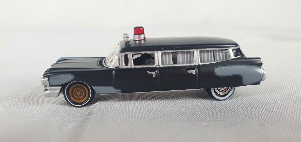 Miniatura Cadillac 1959 Ambulance Ghostbusters Caça Fantasmas 1/64 Johnny Lightning