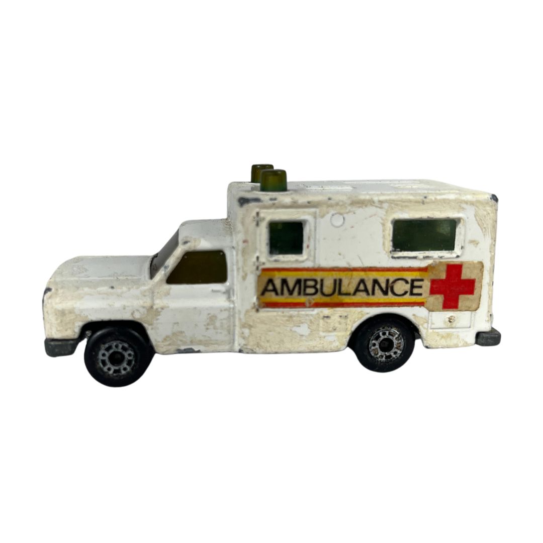 Miniatura Caminhão Ambulance N°41 Superfast 1/64 Matchbox Imbrima
