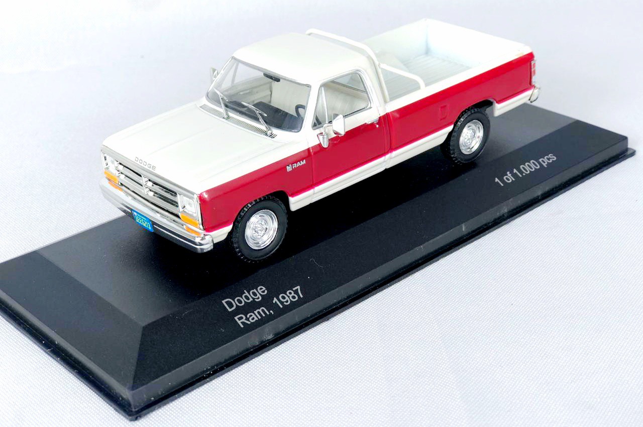 Miniatura Dodge Ram 1987 1/43 Whitebox