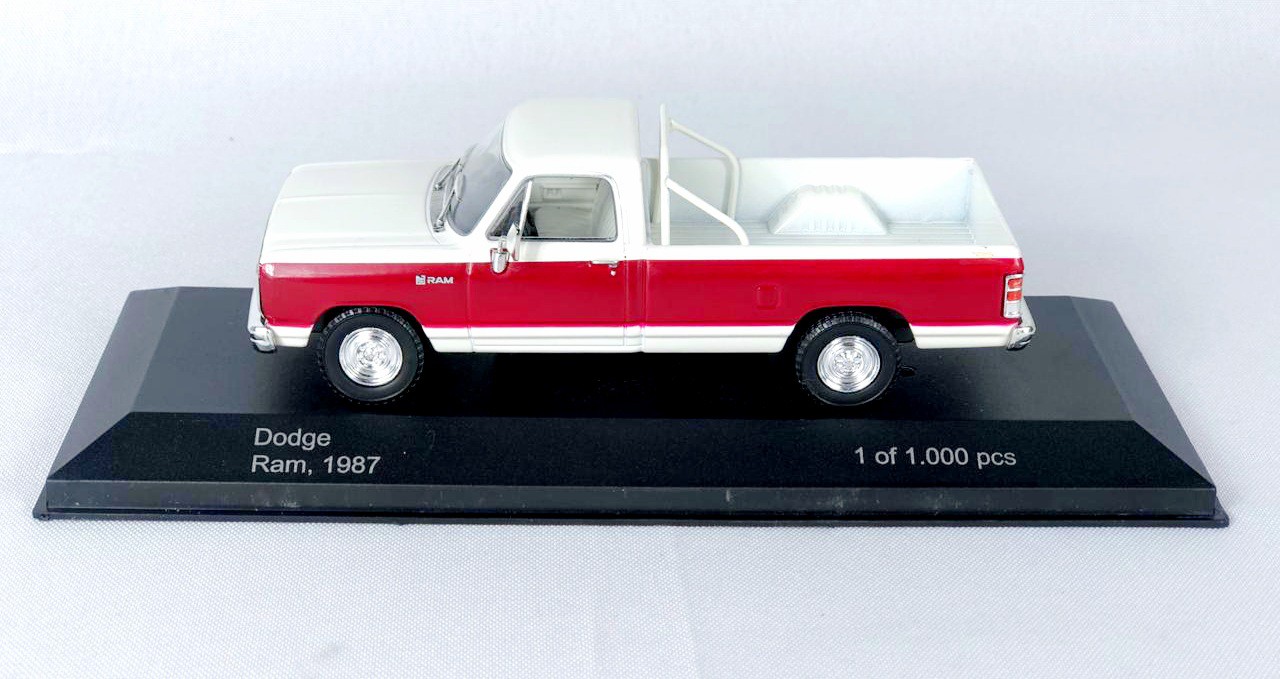 Miniatura Dodge Ram 1987 1/43 Whitebox