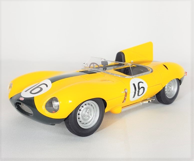 Miniatura Jaguar D-Type Short Nose Le Mans 1957 1/18 CMR