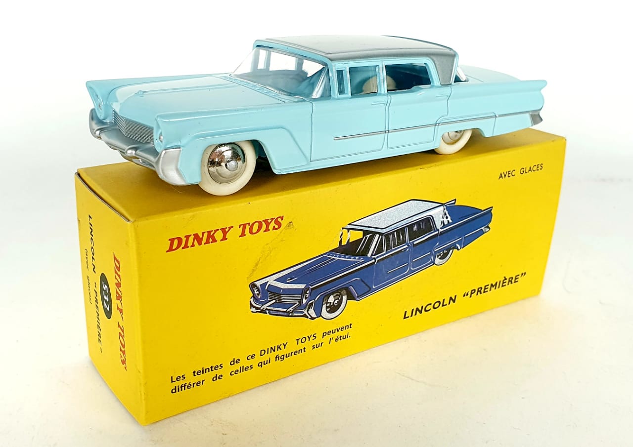 Miniatura Lincoln Premiere 1/43 Dinky Toys