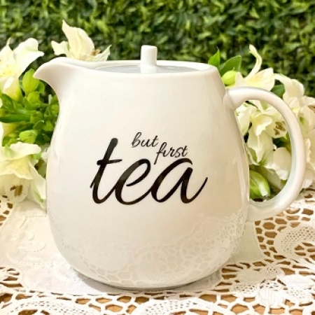 Bule But First Tea em Porcelana 500 ml, Coleção Exclusiva Lettering
