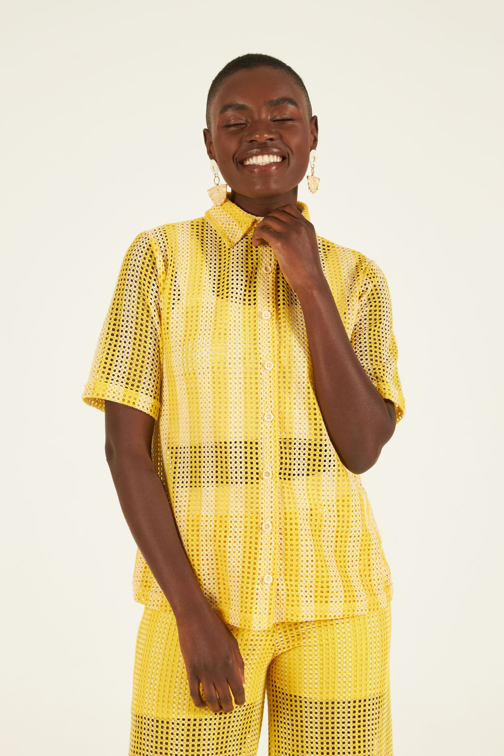 Camisa Malha Tricô Telado com Botões Frontais - Amarelo Sol