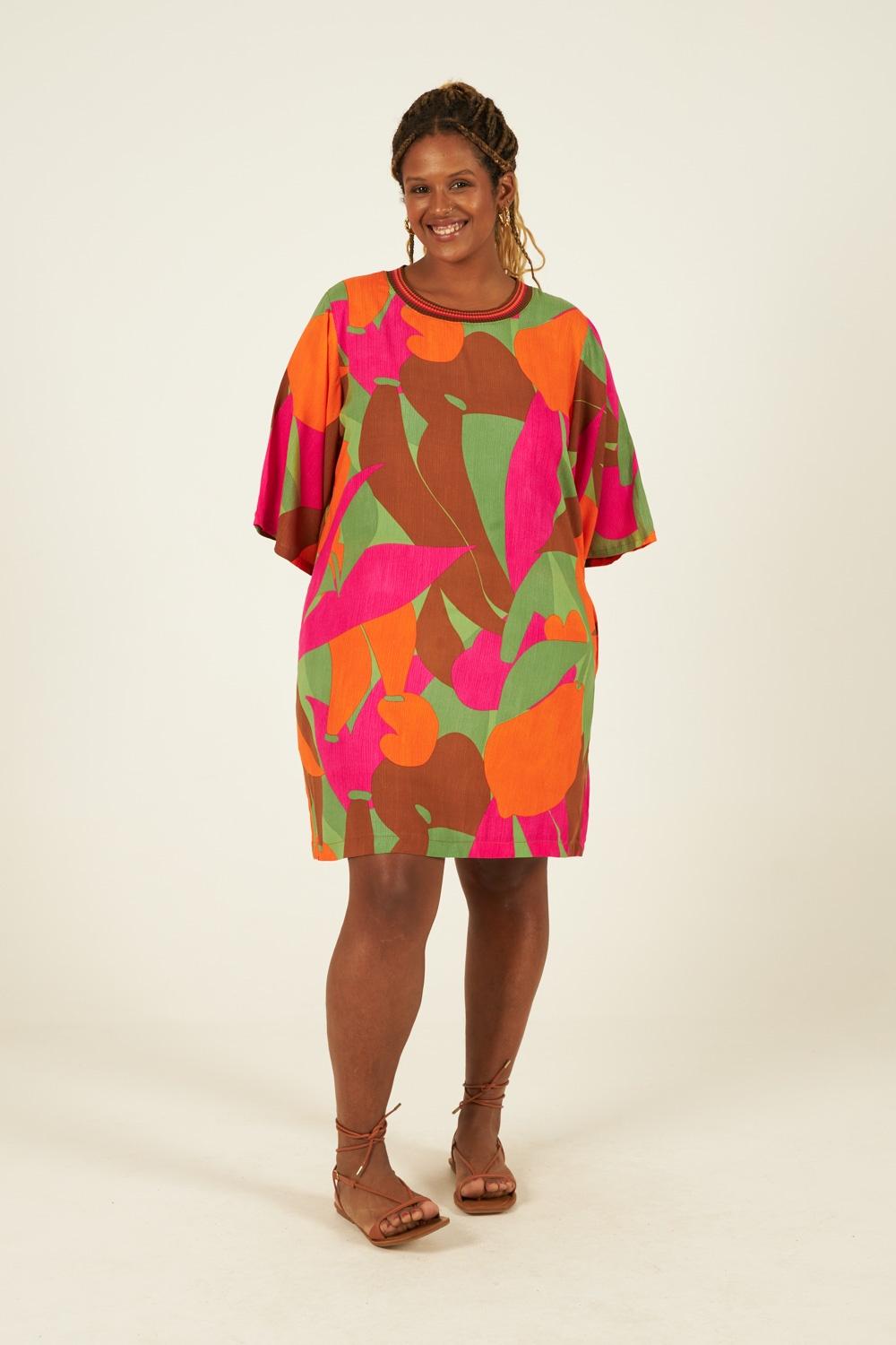 Vestido Curto Gola Retilínia - Estampa Color Print