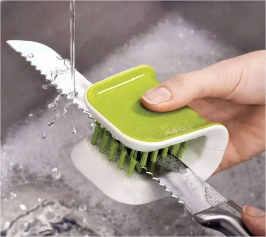 Escova Segura p/ Limpeza de Facas e Talheres