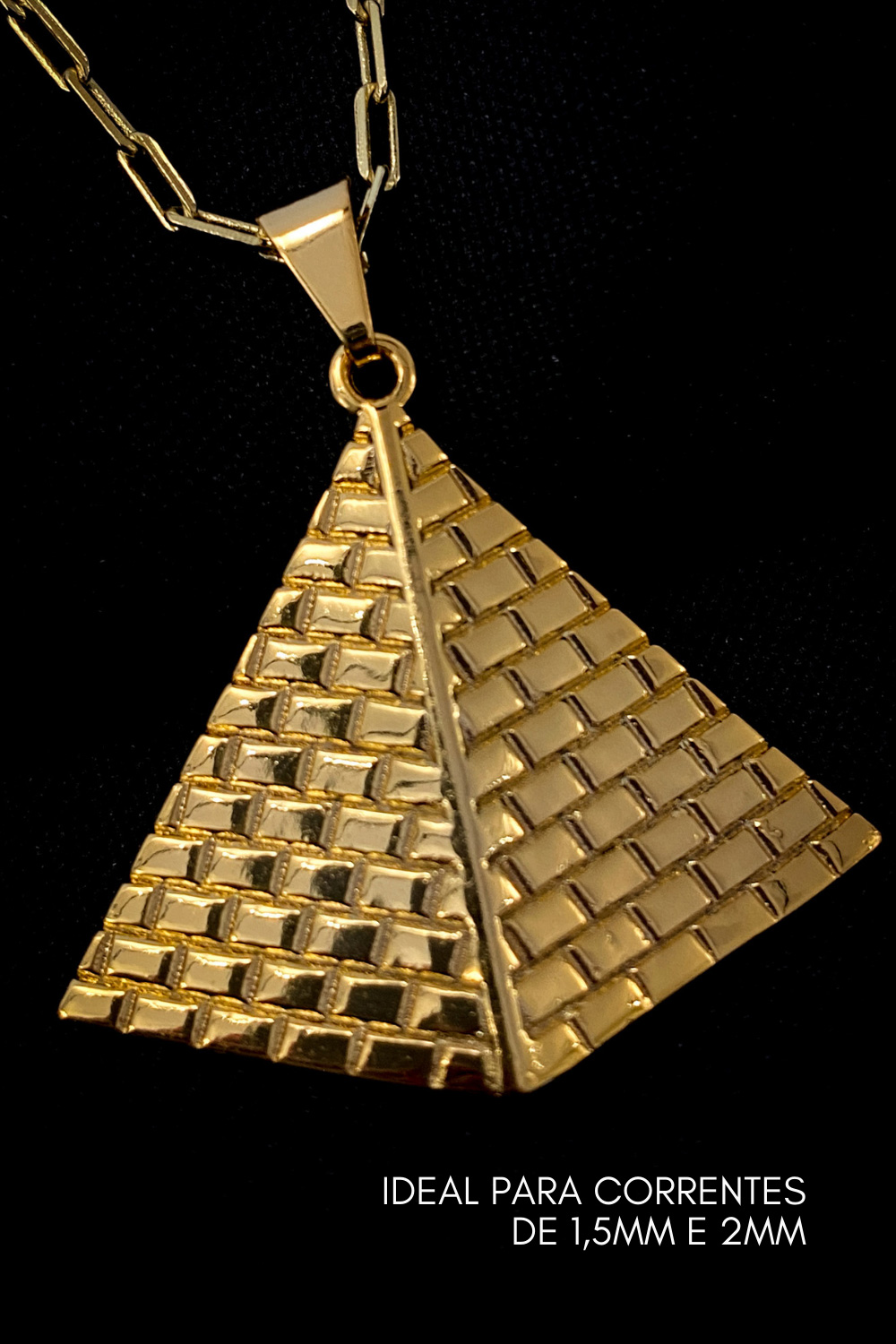 Pingente Pirâmide Detalhada 3x3cm 7,0g Banhado A Ouro 18k
