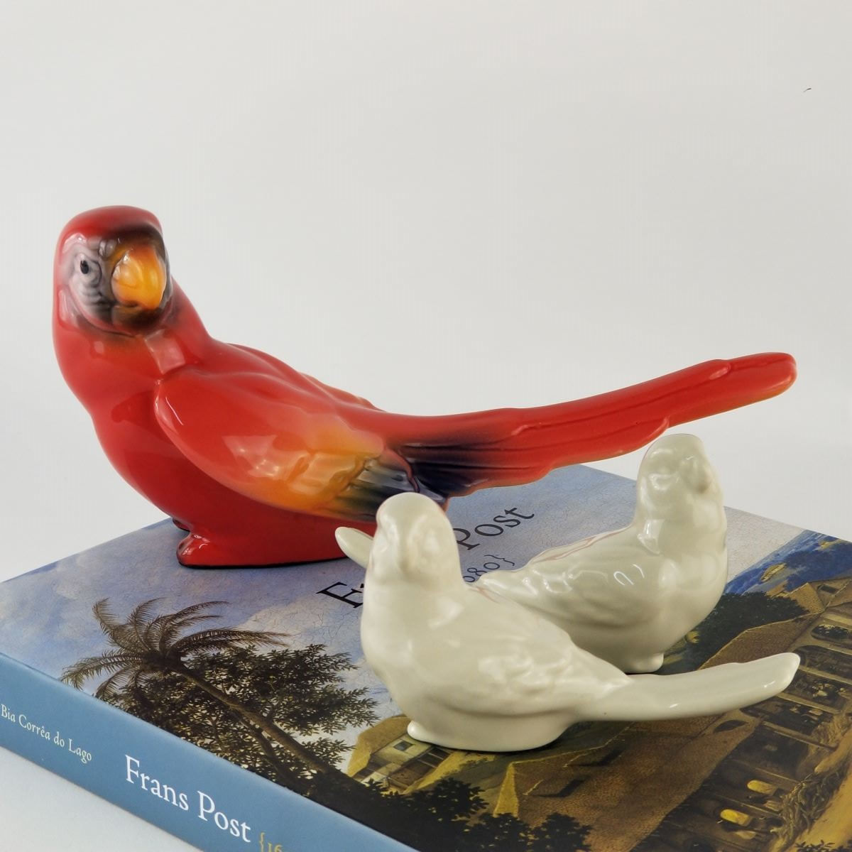 Arara Vermelha Decorativa - Pássaro Ornamento em Cerâmica