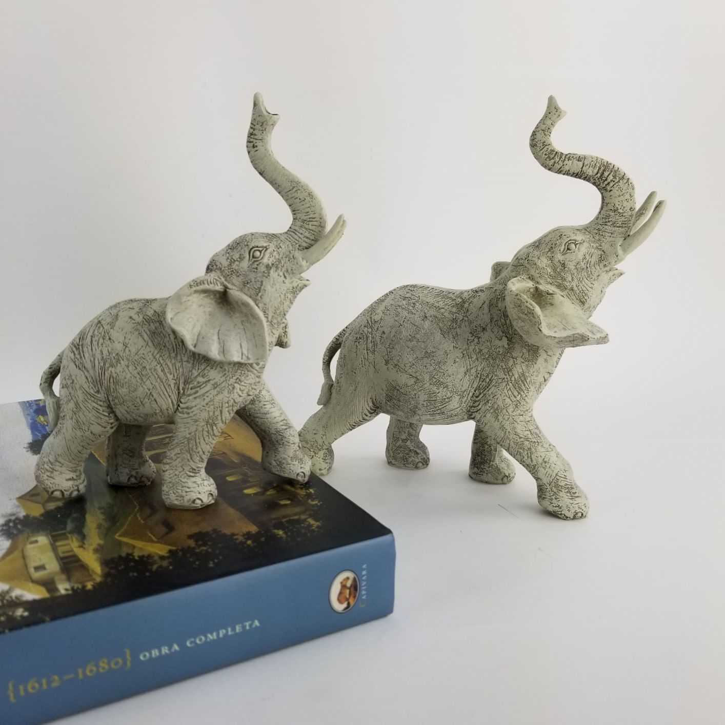 Elefante Decorativo de Resina - Filho / Pequeno Cor Cinza