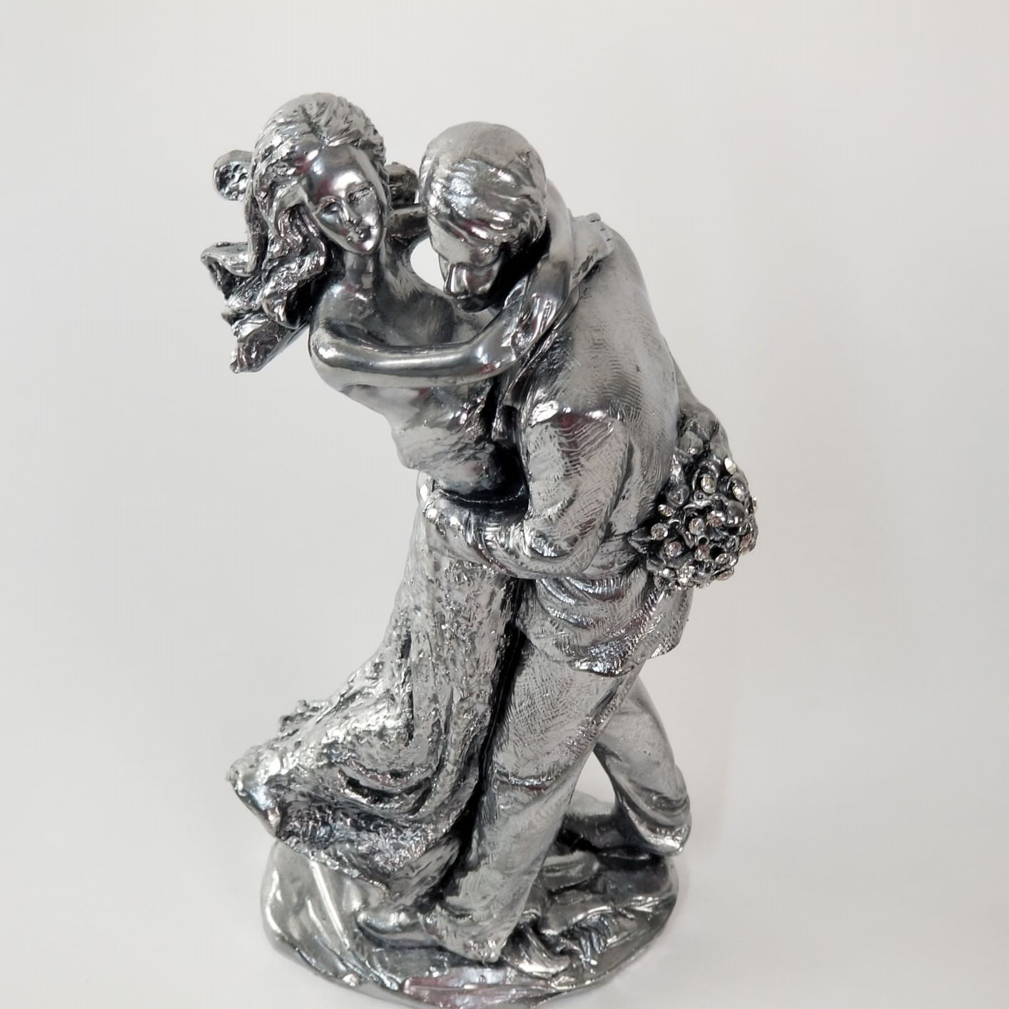 Escultura Casal Apaixonado - Adorno Decorativo Estátua Prata