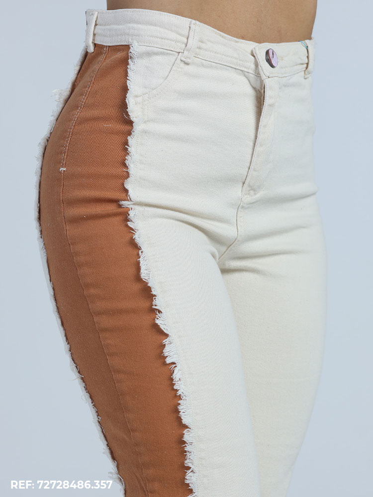 Calça Jeans Slouchy com Recorte Lateral Two Colors