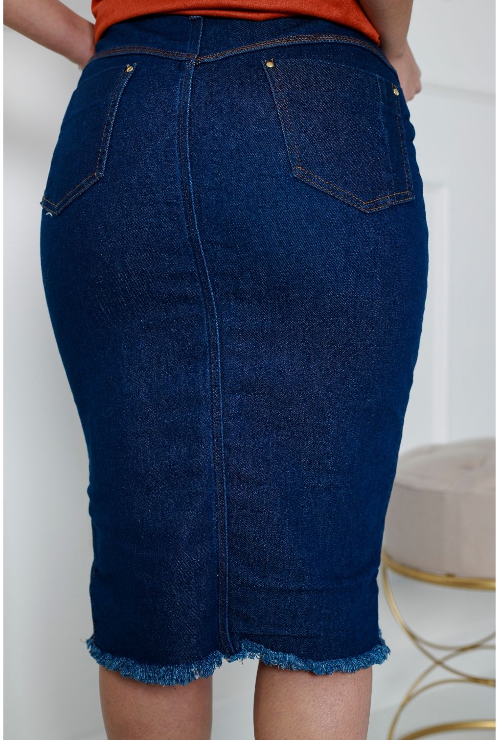 Saia Jeans Midi Secretária Fenda Lateral  - ModaStore | Moda Feminina