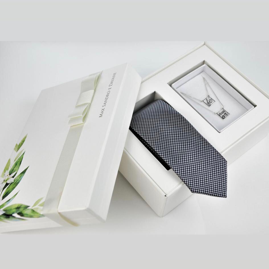 Kit Completo para Padrinho, contendo, Box Personalizada, 1 Gravata Masculina e 1 Colar "Amor e Fé" 