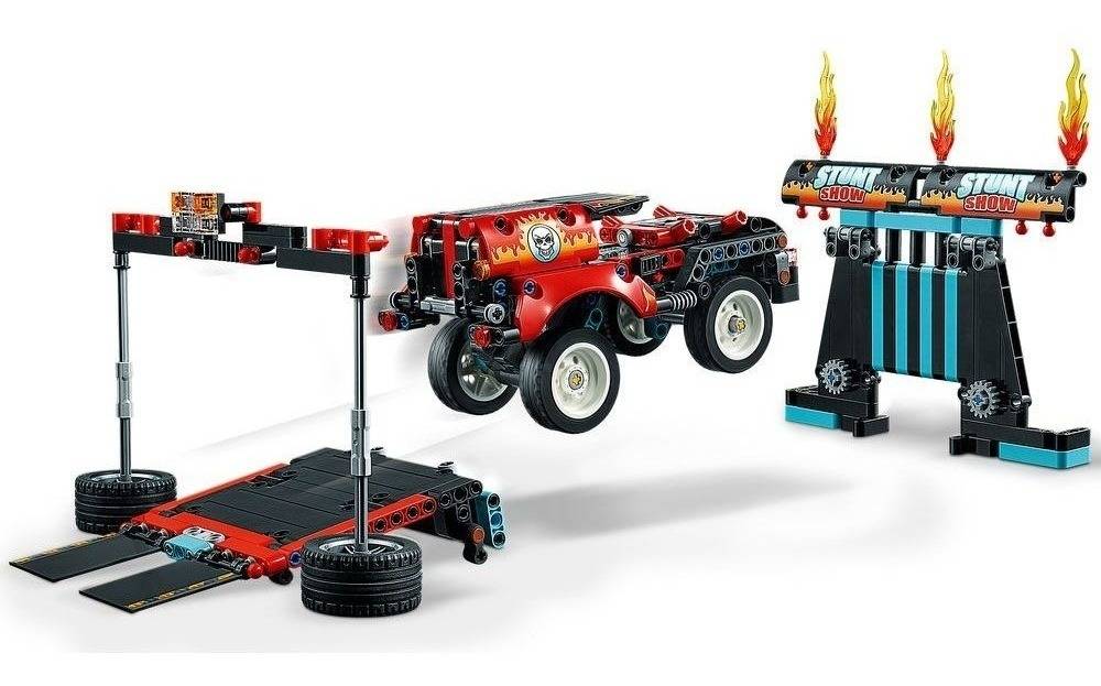 LEGO Technic - Motocicleta e Caminhão de Acrobacias 42106