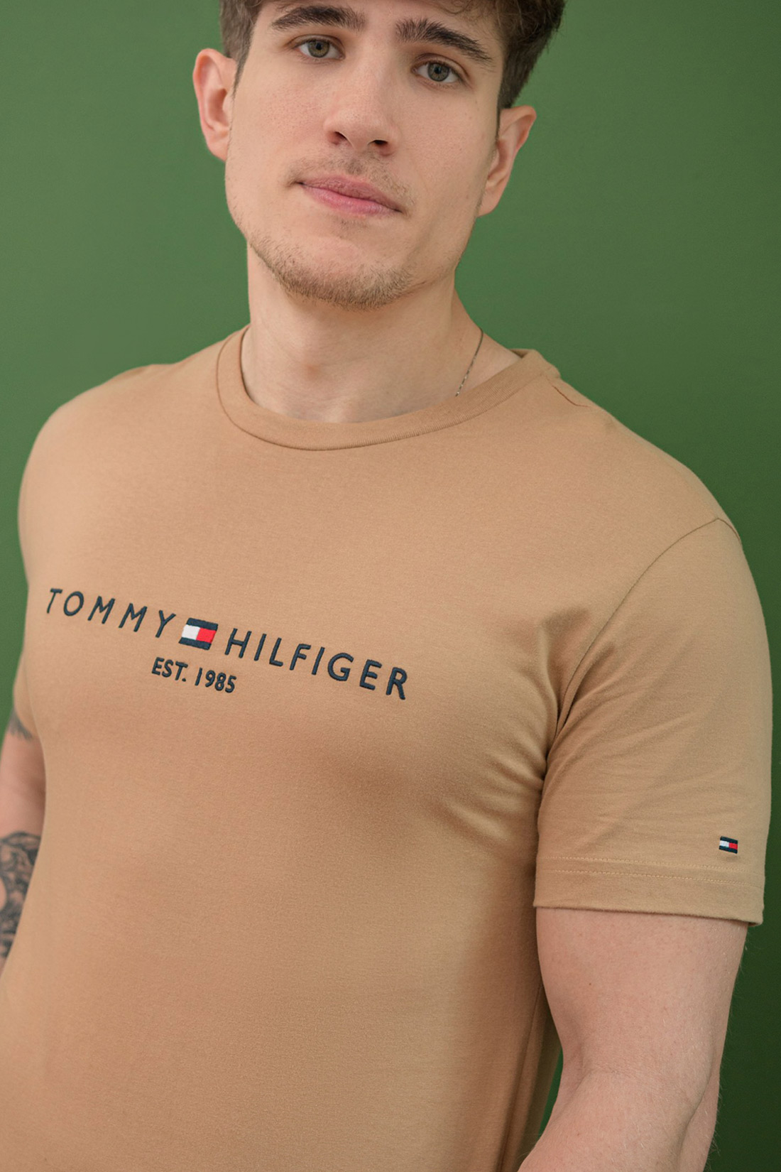Camiseta Mc Tommy Hilfiger Logo Bordado
