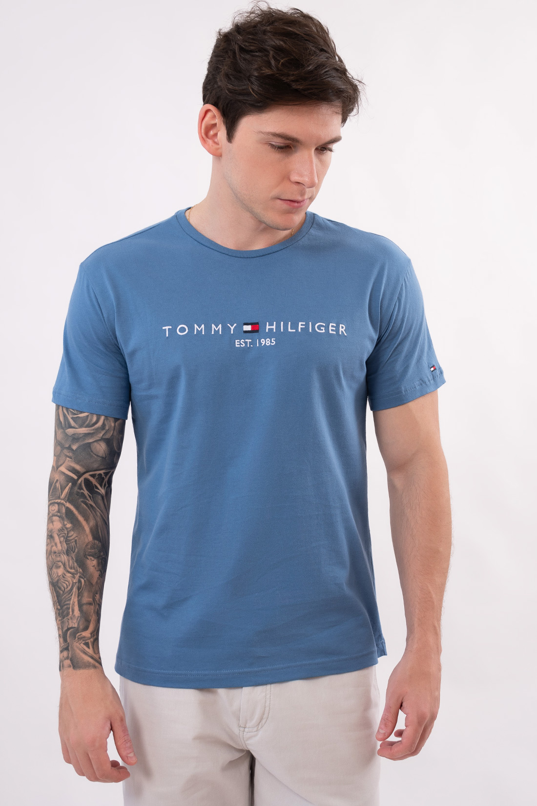 Camiseta Mc Tommy Hilfiger Logo Frontal Bordado