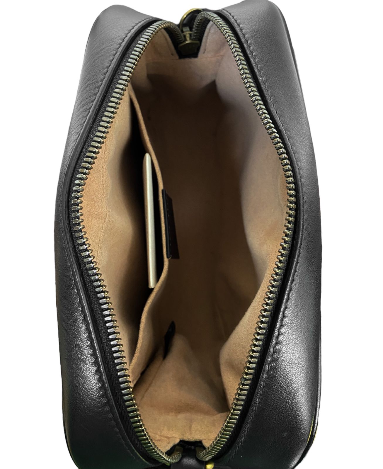 Bolsa Gucci GG Marmont Pequena Matelassê Preta com Dustbag