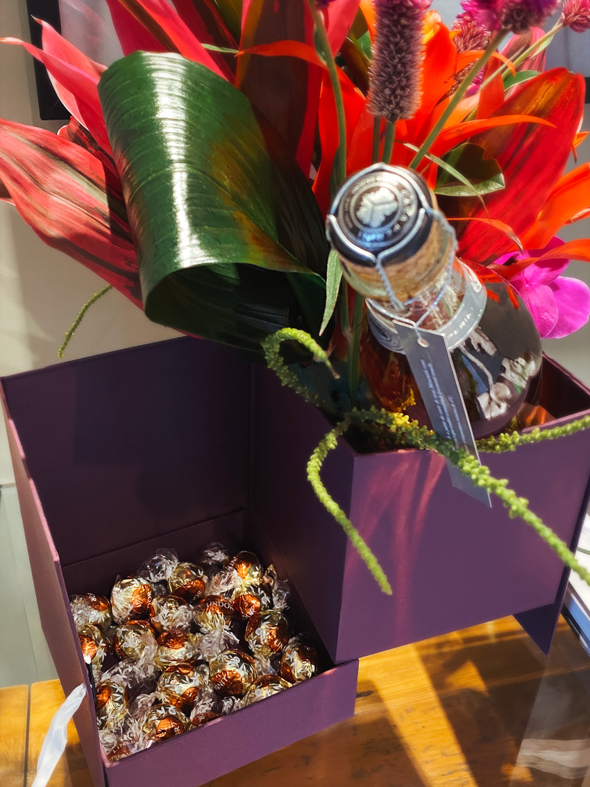 Square Box, Flores e Chocolates - Celebre a vida