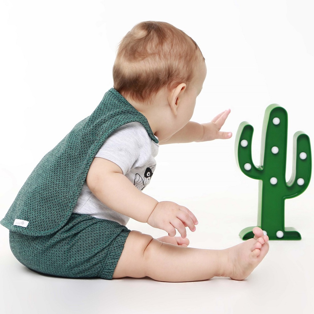 Shorts bebê unissex saruel com elástico com tracinhos malha jaquard verde