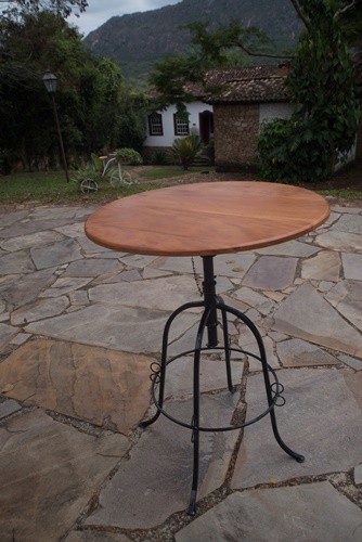 Conjunto de mesa bistrô 4 com cadeiras de ferro em madeira rústica artesanal 
