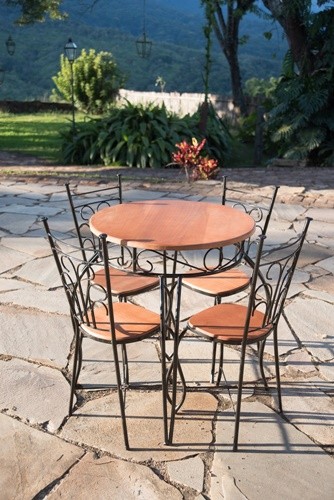 Jogo de mesa redondo com 4 cadeiras ferro madeira rustico artesanal 