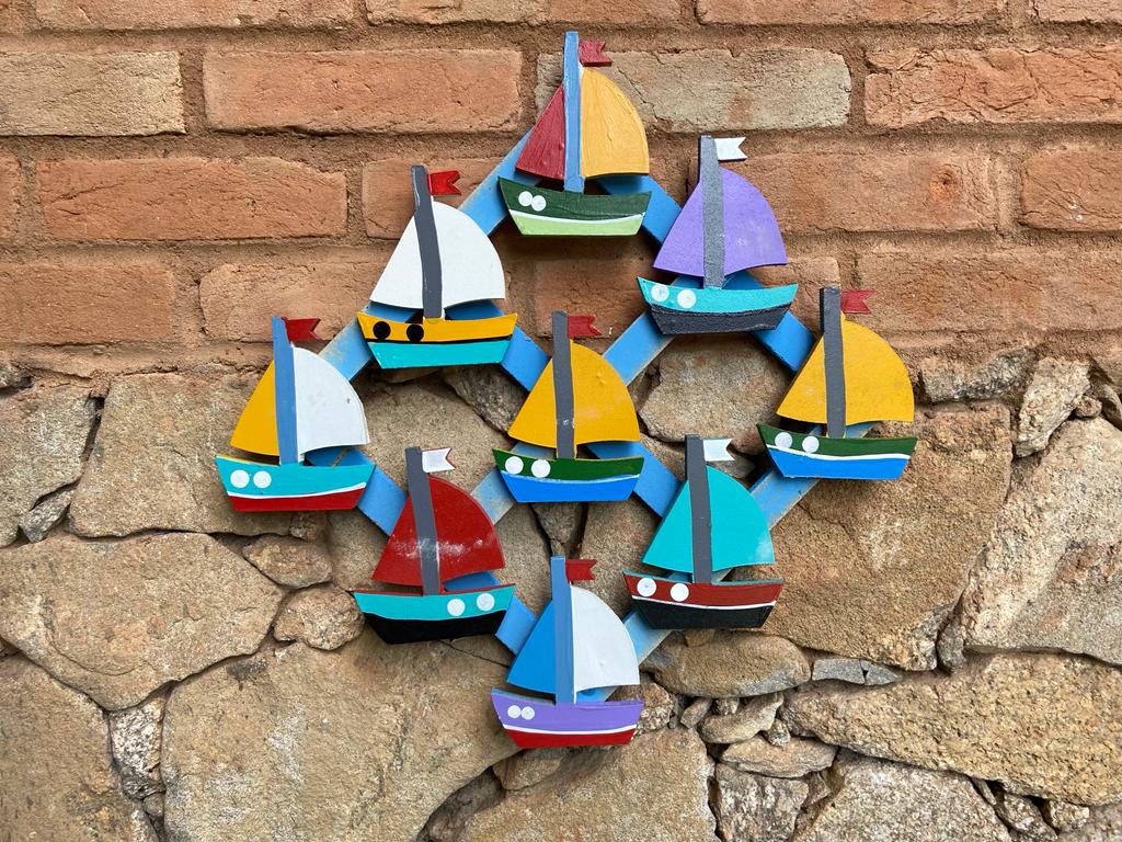 Mosaico de barco colorido de parede