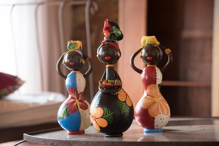 Trio de bonecas africanas em cabaça rústico artesanal 