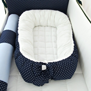 Ninho de bebê redutor de berço com almofada personalizado azul marinho estrelinhas e branco