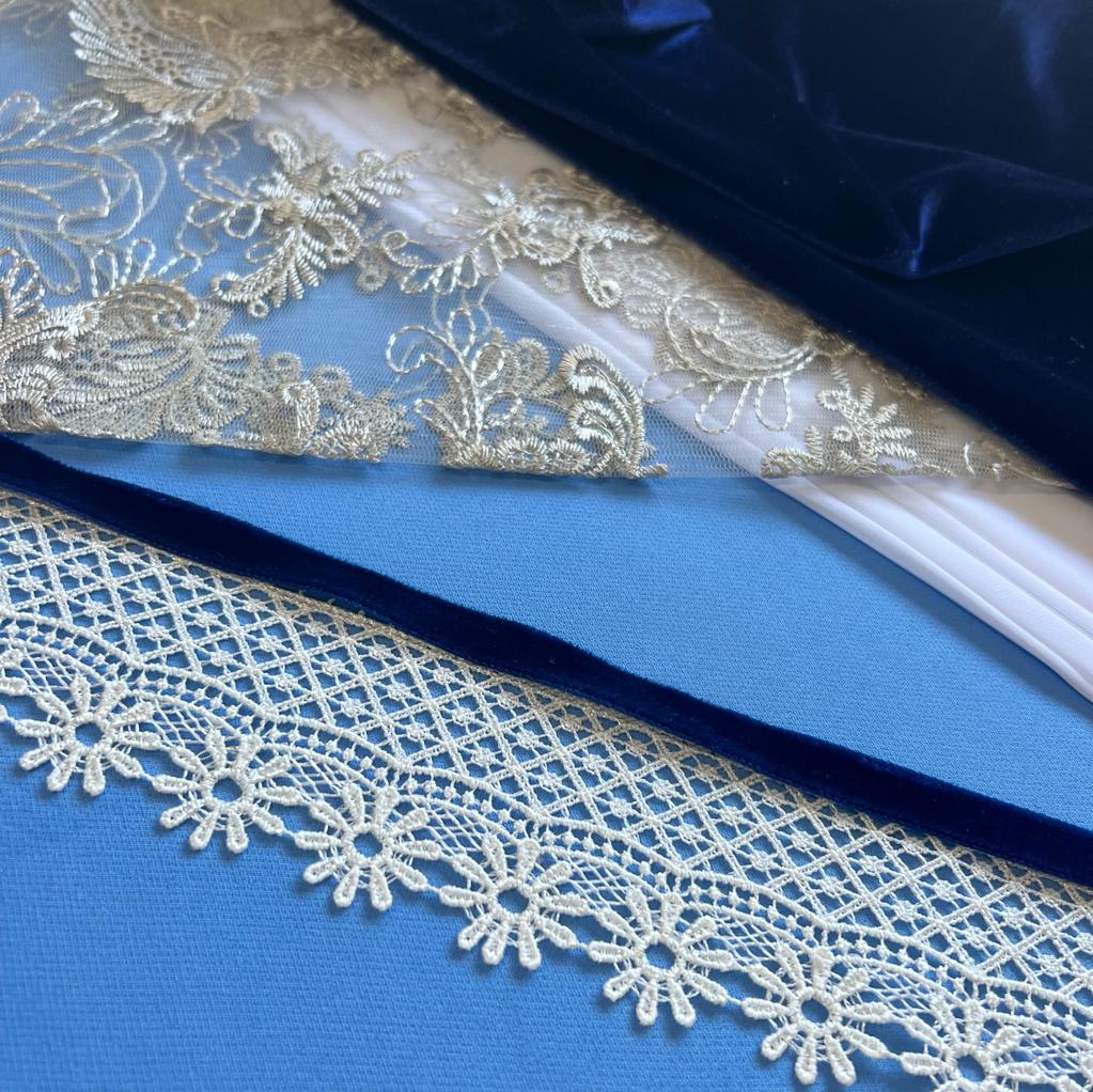 Combo de tecidos para vestido de prenda Azul Serenity e veludo