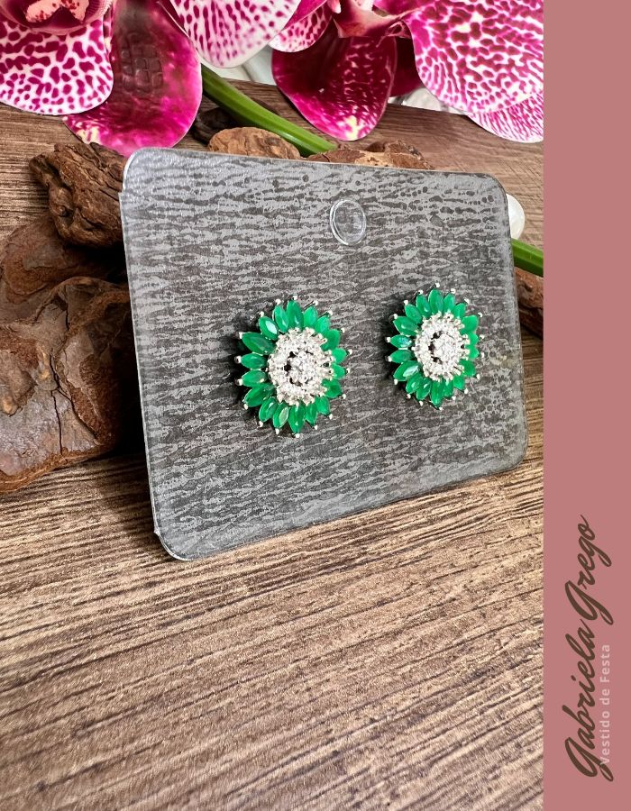 Brinco Flor Estrelada Verde Esmeralda com Detalhes Branco