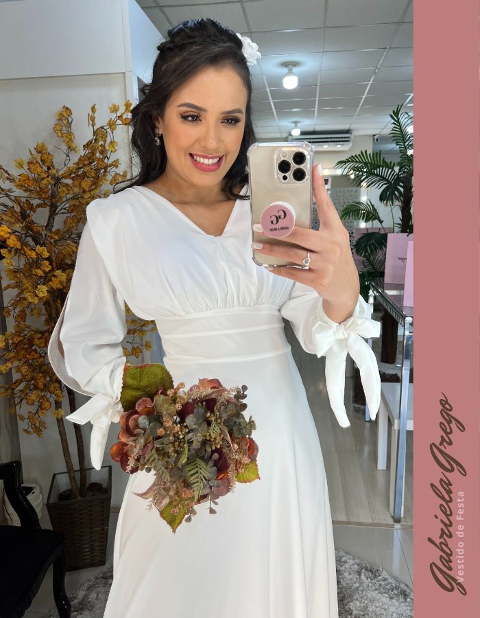 Vestido Longo Branco Manga Longa Aberta nas Laterais / Indicado para Casamento Civil, Pré Wedding e Renovação de votos