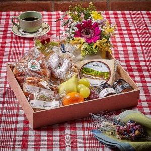 Caixa de Presente Café da Manhã ou Tarde com produtos da Fazenda - Menina Mulher