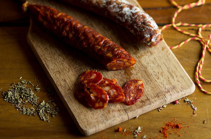Linguiça Artesanal tipo Chorizo Espanhol - Pirineus | Caminho da Fazenda